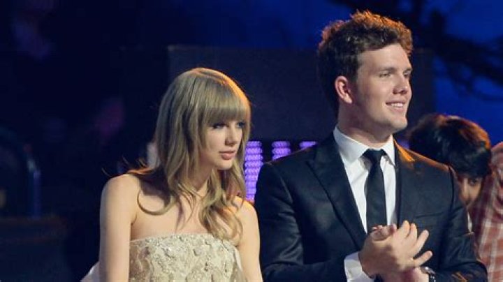 7 Facts about Taylor Swifts Brother Austin Swift