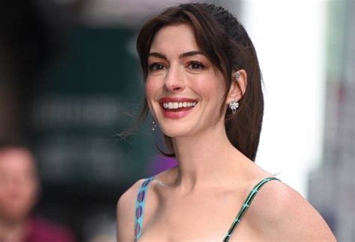 Anne Hathaway Height, Weight, Age, Net Worth, Measurements