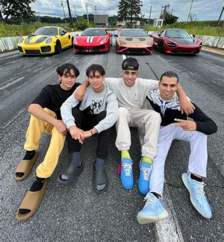 Darius Dobre: YouTuber, Age, Height, Girlfriend, Brothers, Net Worth !