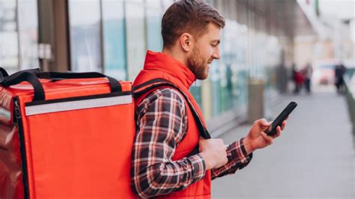 Qu sucede si un conductor de DoorDash se lleva la comida? Celebrity.fm
