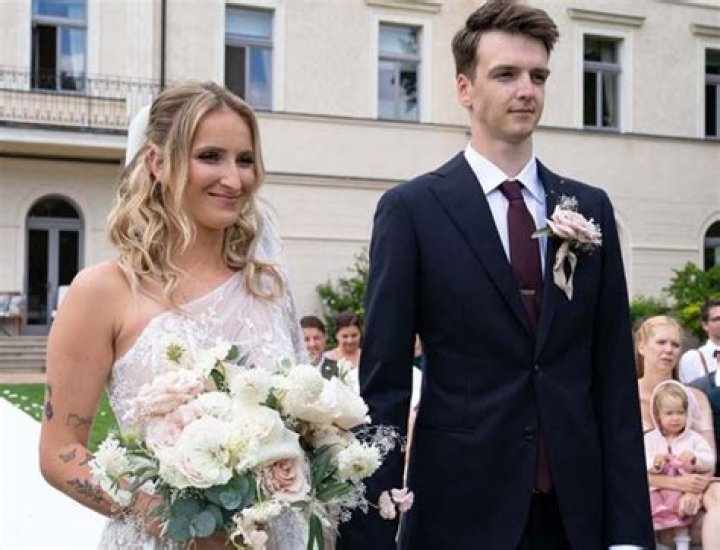 Who is Marketa Vondrousovas husband, Stepan Simek?